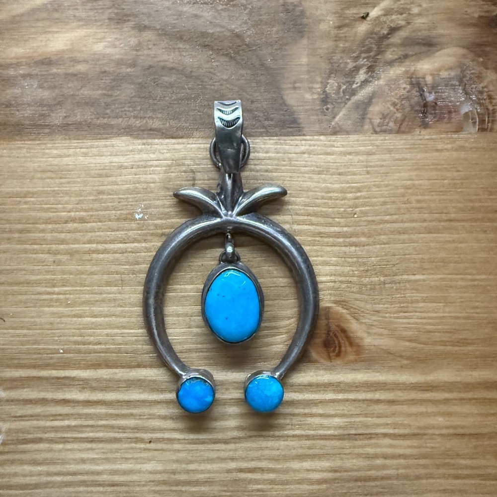 Blossom Flower Navajo Mtn Turquoise oval sterling silver necklace pendant